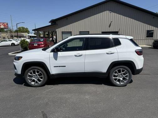 2022 Jeep Compass Latitude Lux