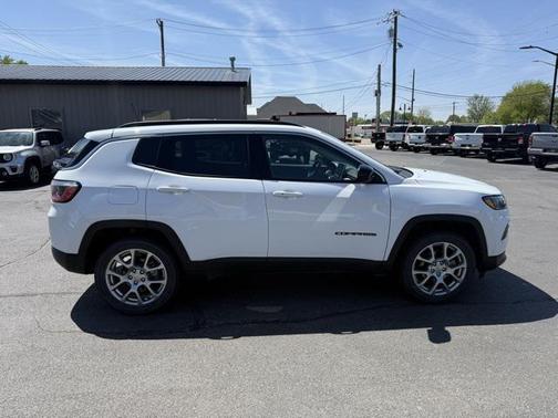 2022 Jeep Compass Latitude Lux