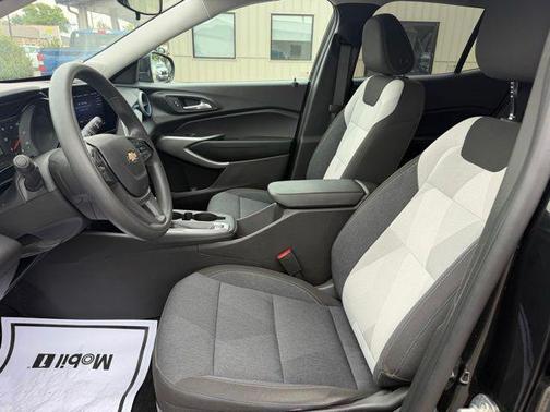 Mosaic Black Metallic 2024 Chevrolet Trax LS