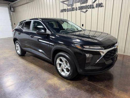 Mosaic Black Metallic 2024 Chevrolet Trax LS