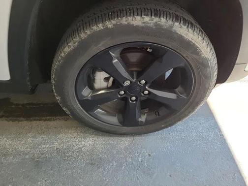 Bright White Clearcoat 2023 Jeep Grand Cherokee Limited