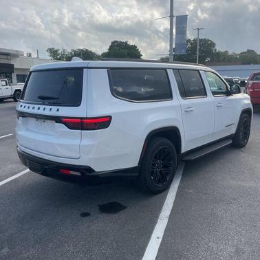 2023 Jeep Wagoneer L Series II Carbide 4x4