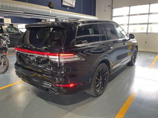 Infinite Black Metallic Clearcoat 2022 Lincoln Aviator Reserve AWD