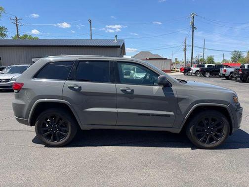 Sting-Gray Clearcoat 2021 Jeep Grand Cherokee Laredo