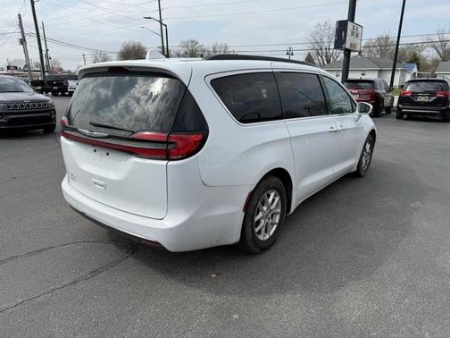 2022 Chrysler Pacifica Touring L