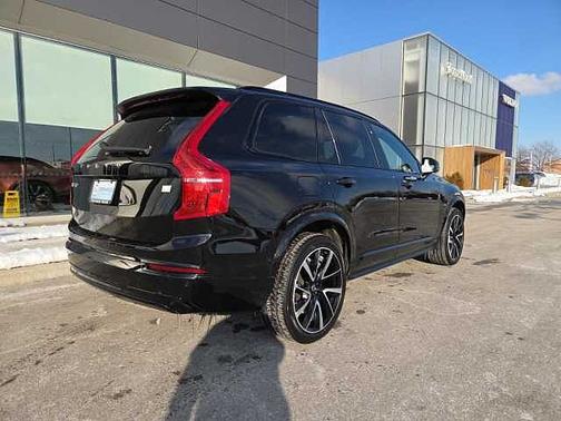2023 Volvo XC90 Plus