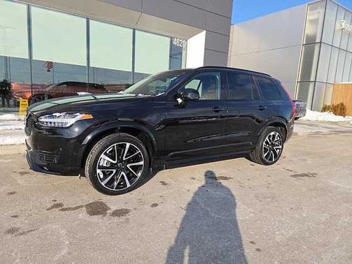 2023 Volvo XC90 Plus