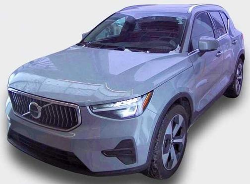 2024 Volvo XC40 Core