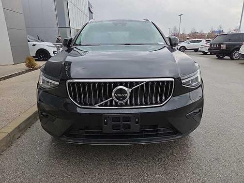 2025 Volvo XC40 Plus