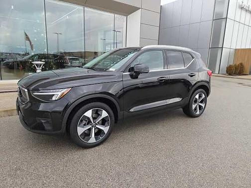 2025 Volvo XC40 Plus