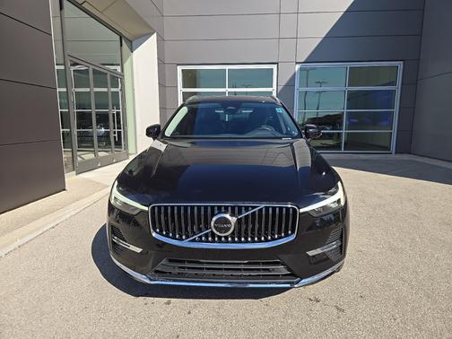2023 Volvo XC60 B5 Plus Bright Theme