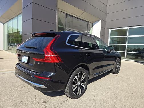 2023 Volvo XC60 B5 Plus Bright Theme