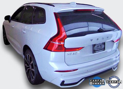 2023 Volvo XC60 B5 Ultimate Dark Theme