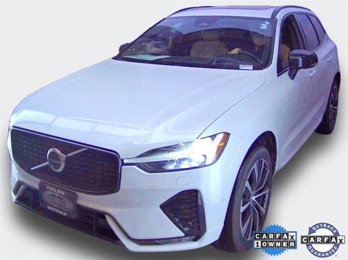 2023 Volvo XC60 B5 Ultimate Dark Theme