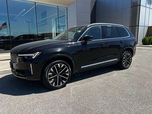 Onyx Black 2025 Volvo XC90 Plus