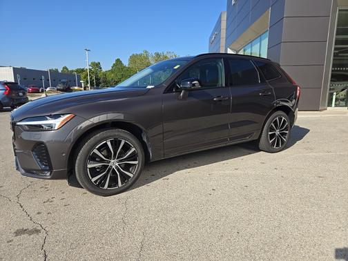 2025 Volvo XC60 B5 Plus