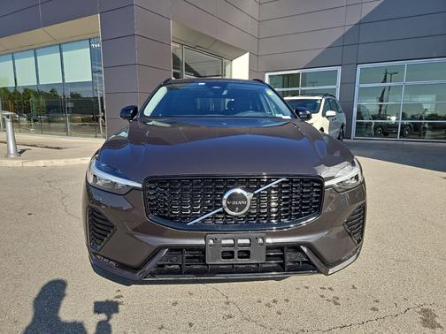 2025 Volvo XC60 B5 Plus