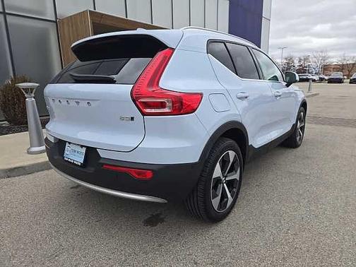 2025 Volvo XC40 Plus