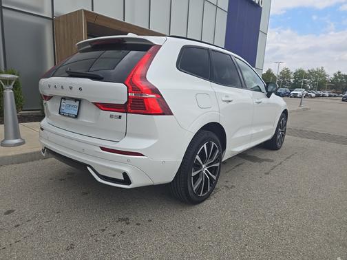 2025 Volvo XC60 B5 Plus