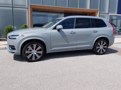 2025 Volvo XC90 Plug-In Hybrid T8 Plus 7-Seater