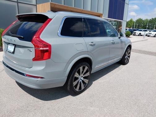 2025 Volvo XC90 Plug-In Hybrid T8 Plus 7-Seater