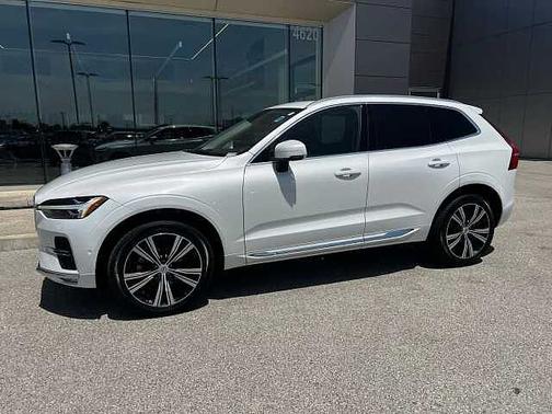 Crystal White 2023 Volvo XC60 Plus