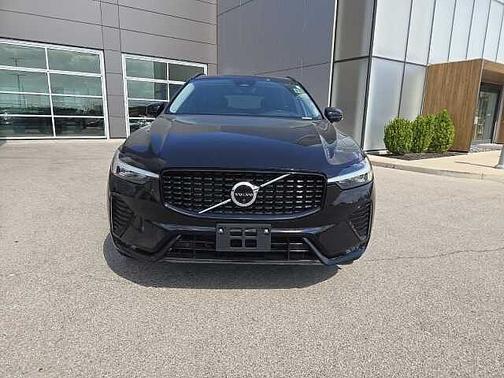 2023 Volvo XC60 Plus