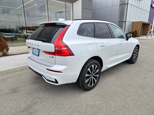 2025 Volvo XC60 B5 Core