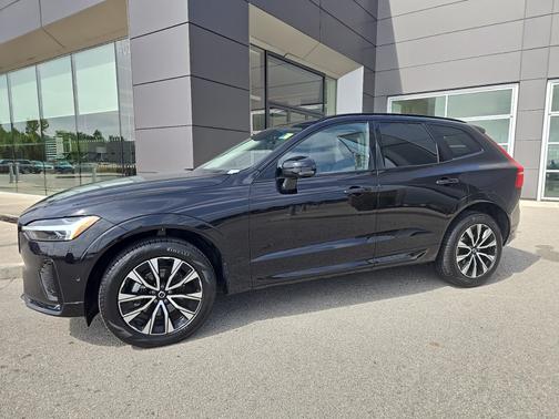 2025 Volvo XC60 B5 Plus