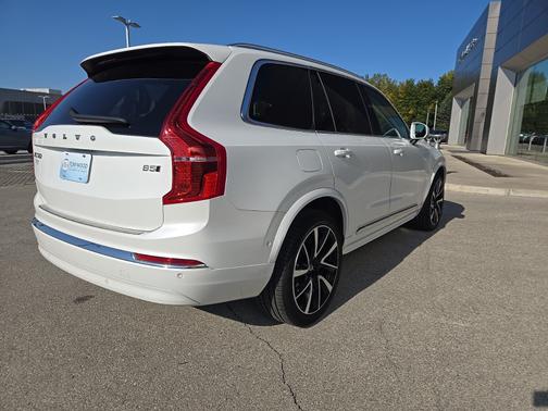 2024 Volvo XC90 B5 Plus