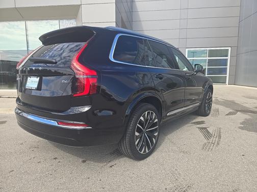 2025 Volvo XC90 B6 Plus 7-Seater