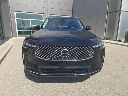 2025 Volvo XC90 B6 Plus 7-Seater