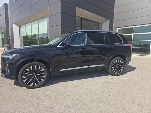 2025 Volvo XC90 B6 Plus 7-Seater