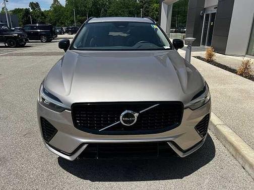 Bright Dusk 2025 Volvo XC60 Plus