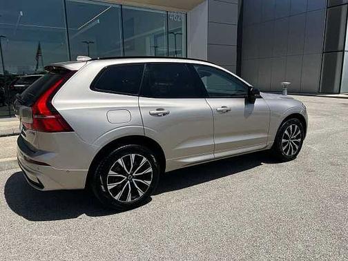 Bright Dusk 2025 Volvo XC60 Plus