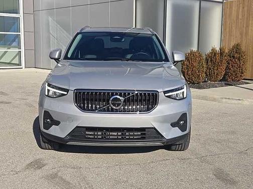 2025 Volvo XC40 Plus