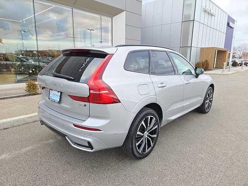 2025 Volvo XC60 Plus