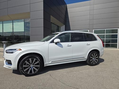 2025 Volvo XC90 B6 Plus 7-Seater