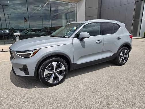 Vapour Grey 2025 Volvo XC40 Plus
