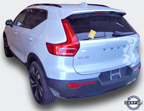 2023 Volvo XC40 B5 Plus Dark Theme