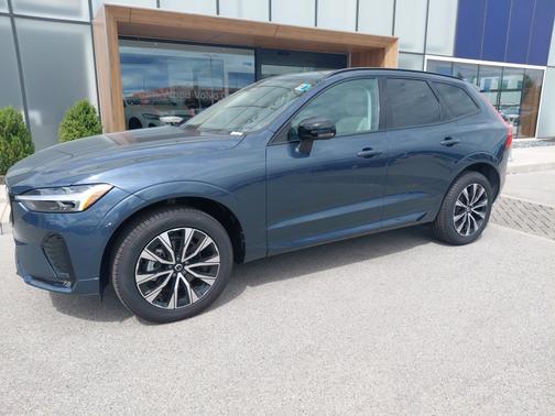 2025 Volvo XC60 B5 Core
