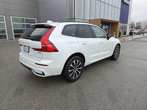 2025 Volvo XC60 Plus
