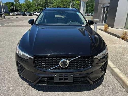 Onyx Black 2025 Volvo XC60 Plus