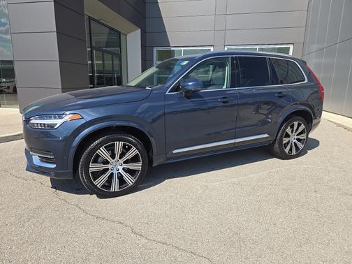 2024 Volvo XC90 B6 Plus Bright Theme