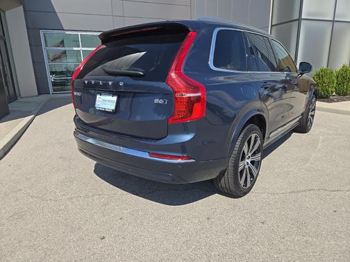 2024 Volvo XC90 B6 Plus Bright Theme