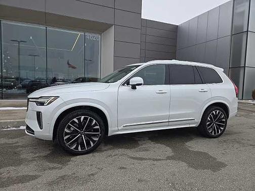 2025 Volvo XC90 Plus