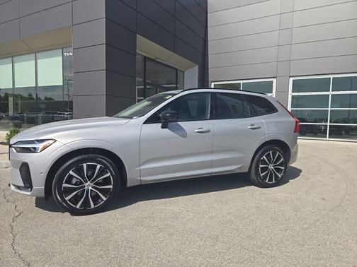 2025 Volvo XC60 B5 Plus