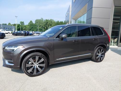 2023 Volvo XC90 Recharge Plug-In Hybrid T8 Plus Bright Theme 7 Passenger