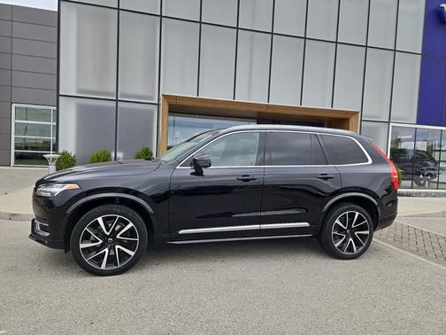2023 Volvo XC90 B6 Plus 7-Seater