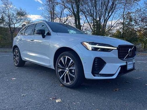 2025 Volvo XC60 Plus